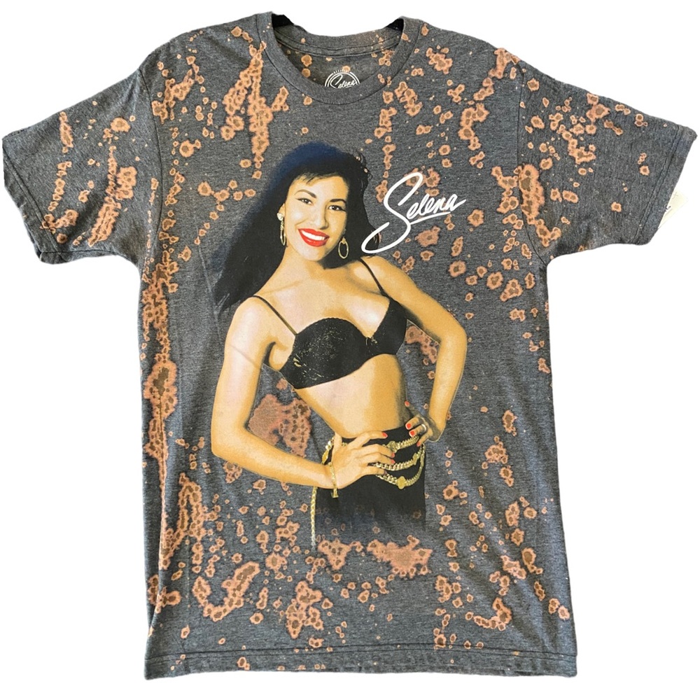 Selena Tee